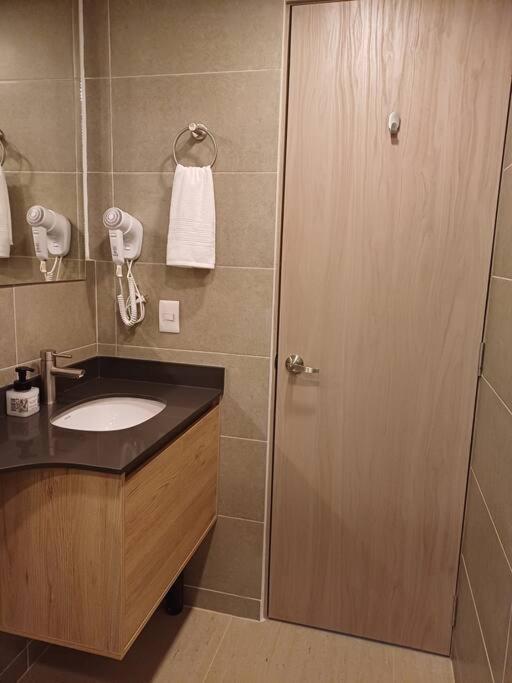 Apartamento New Very Close To Airport And Beaches