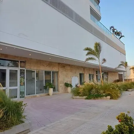 New Very Close To Airport And Beaches Apartment
