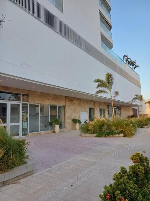 New Very Close To Airport And Beaches Apartment